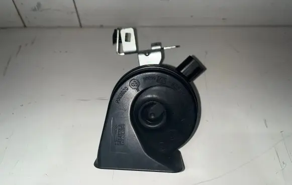 Volkswagen Golf VII Horn signal A046522