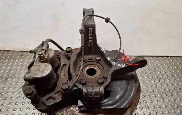 Renault Koleos I Front wheel hub spindle knuckle S14766003