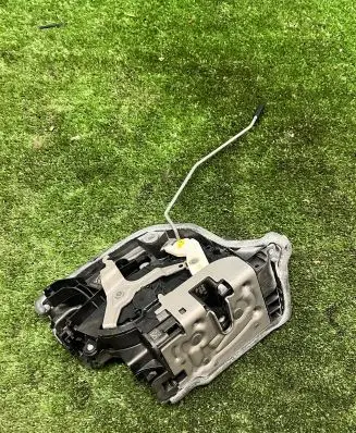 BMW X5 G05 Front door lock 9464892 A052111 19864010