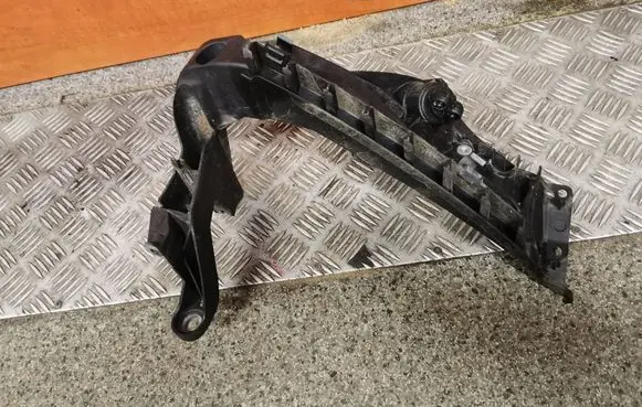 Audi A4 S4 B8 8K Headlight/headlamp mounting bracket 8K0805607L