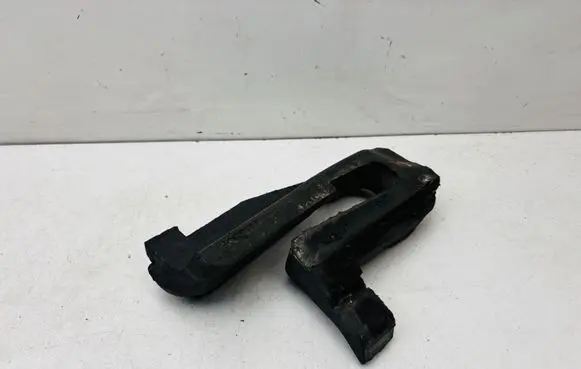 Skoda Superb B8 (3V) Fender foam support/seal 3V0823713B