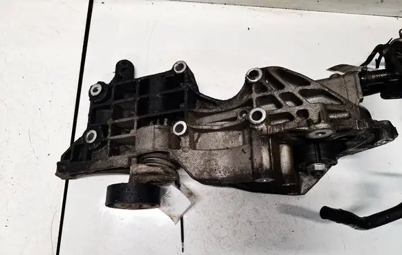 Volkswagen PASSAT B6 Engine mounting bracket 03L903143D