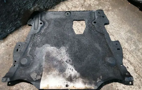 Ford Mondeo MK IV Engine splash shield/under tray