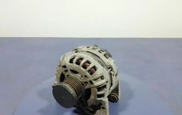 Skoda Fabia Mk3 (NJ) Generator/alternator 04C903023J