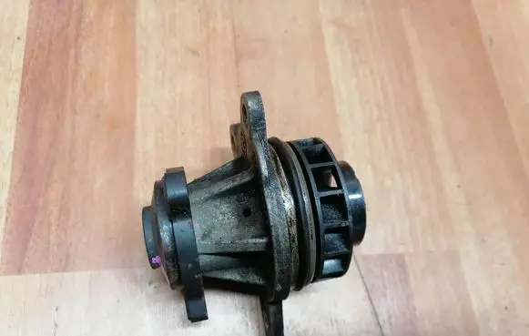 Renault Espace V (RFC) Water pump 210108005R 210101687R