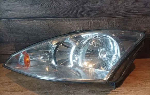 Ford Focus Headlight/headlamp