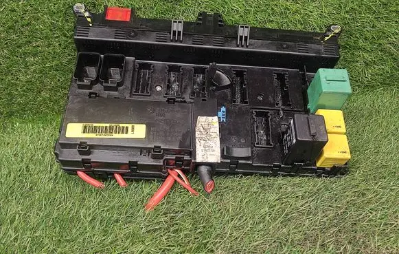 Land Rover Range Rover L322 Power management control unit 8360407 8365960 61358365960