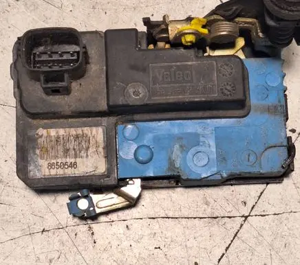 Volvo XC70 Front door lock 8650546 PPGF30