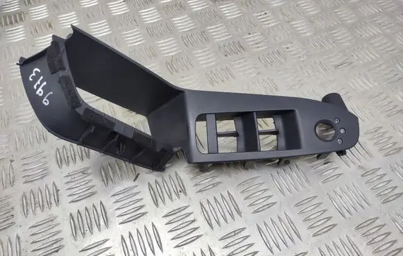 Audi A4 S4 B8 8K Front door window switch trim 8K1867171D
