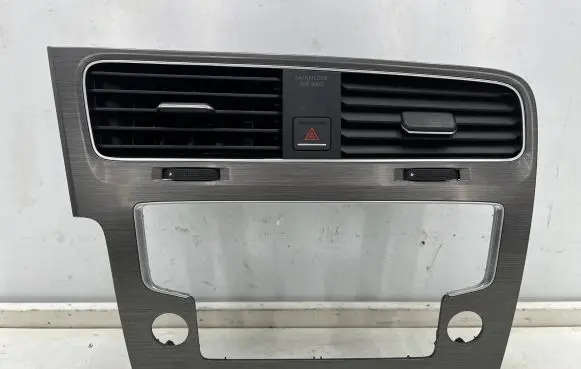 Volkswagen Golf VII Dash center air vent grill 5g1819728 5g1819743d