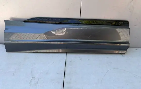 Audi Q7 4M Rear door trim (molding) 4M0583970N 967271