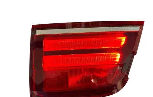 Tailgate rear/tail lights