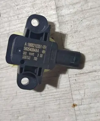 Mercedes-Benz GLA W156 Airbag deployment crash/impact sensor A1668210351 56054084AA