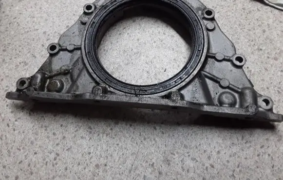 BMW M5 Timing chain cover 7843353