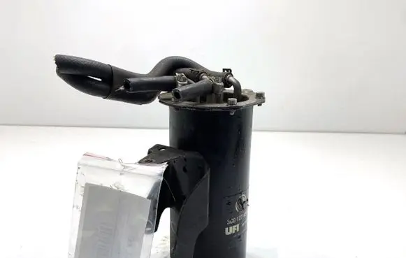 Volkswagen PASSAT B6 Fuel filter housing 3C0127400C