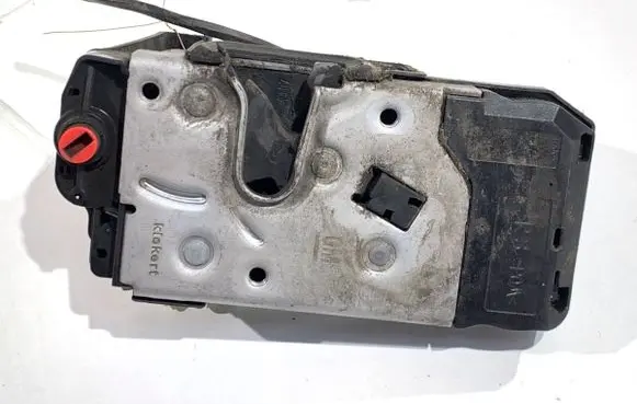 Opel Astra H Rear door lock 13210739