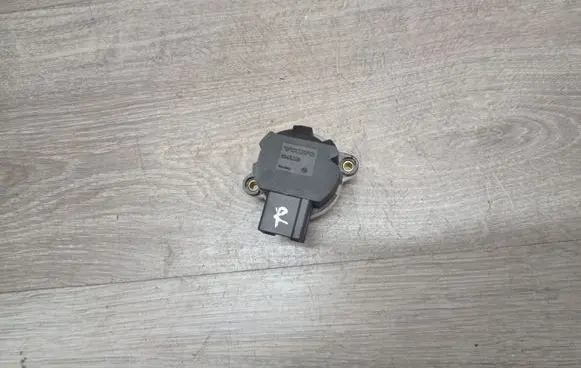 Volvo XC70 Ignition lock contact 8645228