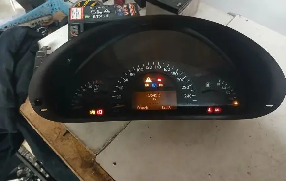 Mercedes-Benz C W203 Speedometer (instrument cluster) A2035401347