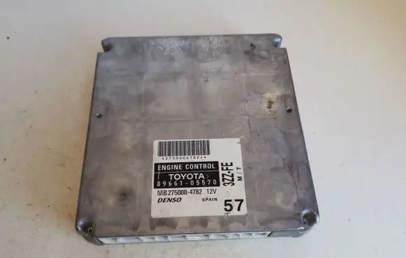 Toyota Avensis T250 Engine control unit/module 8966105570