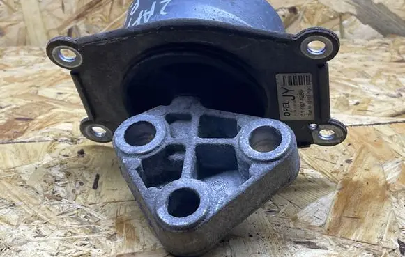 Opel Zafira B Engine mount bracket 511671286 13159995