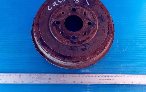 Opel Corsa D Drum brake (rear) 55701380