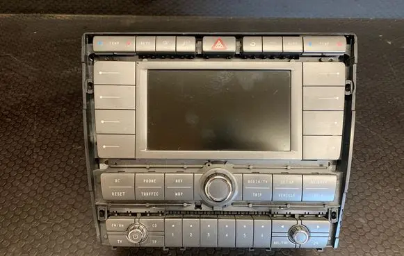 Volkswagen Phaeton Radio/CD/DVD/GPS head unit 3D0035007 WA0607221615344
