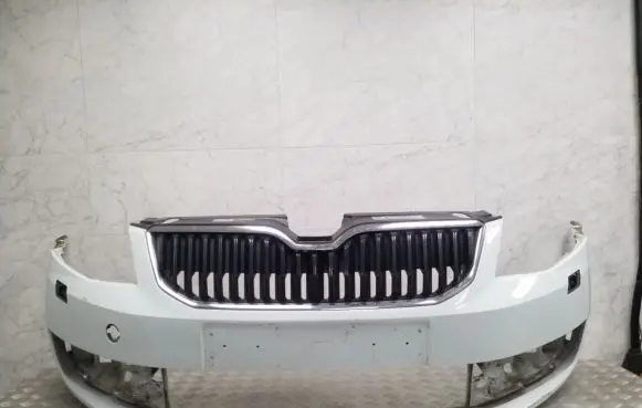 Skoda Octavia Mk3 (5E) Front bumper 5E0807221