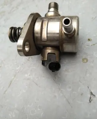 Opel Crossland X Fuel injection high pressure pump 9812133780