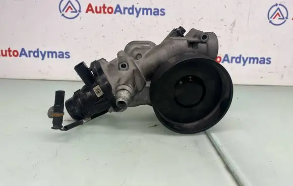 BMW 7 G11 G12 Water pump 8642290 11518642290
