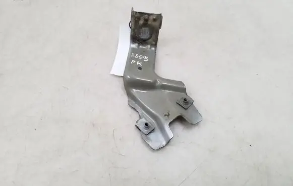 Opel Insignia A Fender mounting bracket
