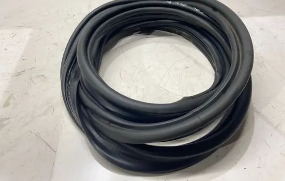 Volvo V40 Seal rubber (tailgate) 31385613
