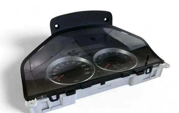 Volvo V70 Speedometer (instrument cluster) 31327581AA
