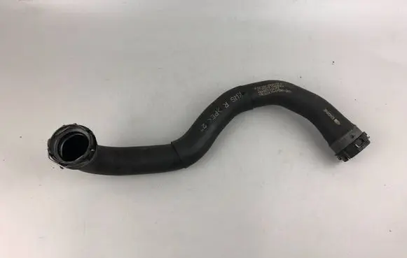 Mercedes-Benz CLS W257 Engine coolant pipe/hose A2135012202