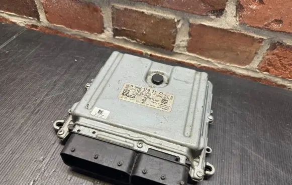 Mercedes-Benz Vito Viano W639 Engine control unit/module A6461507172 0281015061