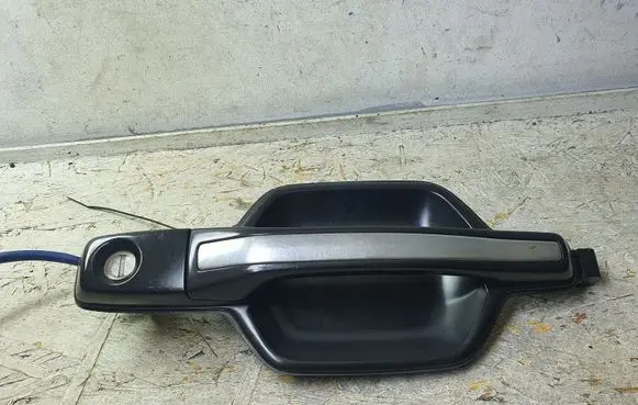 Mitsubishi Pajero Front door exterior handle