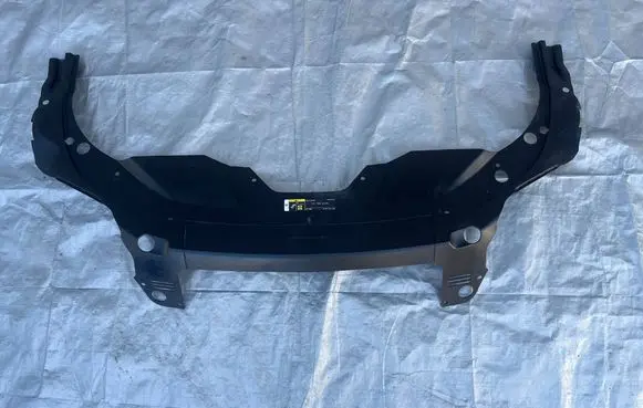 Jeep Cherokee Front bumper upper radiator grill