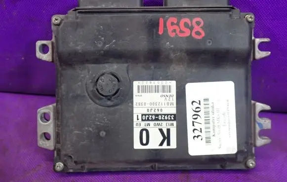 Suzuki Swift I Engine control unit/module ECU 3392062J01