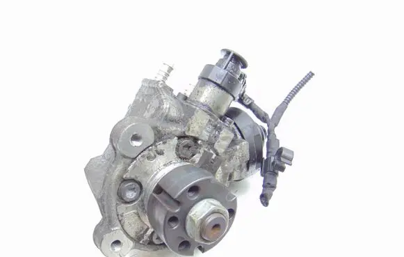 Skoda Octavia Mk3 (5E) Fuel injection high pressure pump 03L130755E