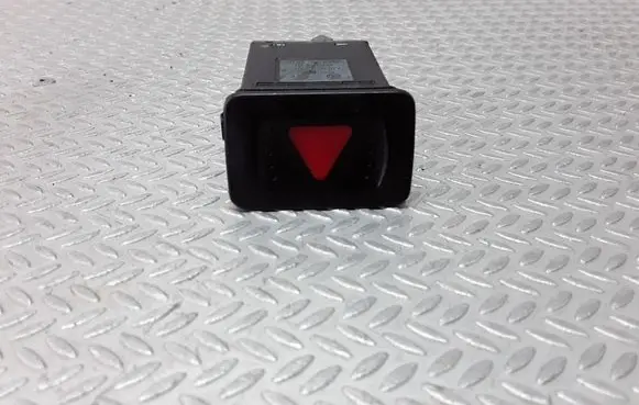 Volkswagen Golf IV Hazard light switch 1J0953235C