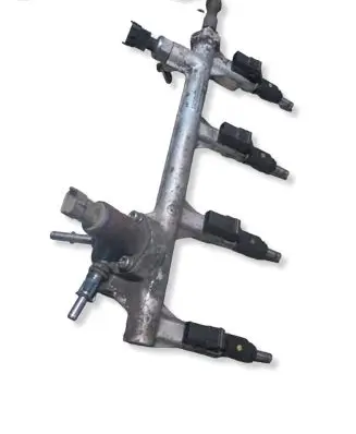 Opel Vectra C Fuel injector 3860501 24404012 3351A00400