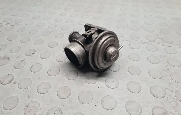 BMW 3 E46 EGR valve 7785452