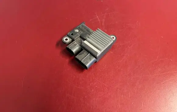 Toyota Yaris XP210 Coolant fan relay 89257499300