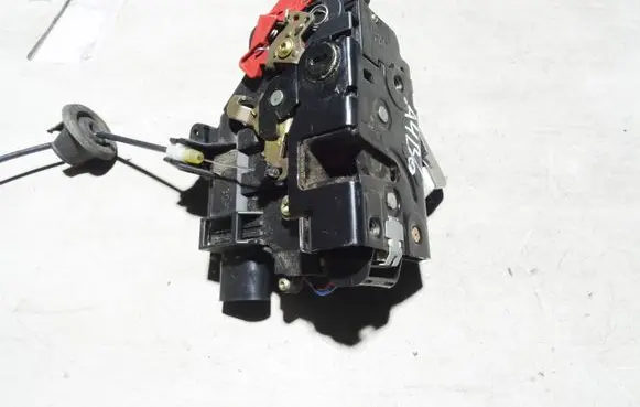 Audi A4 S4 B6 8E 8H Rear door lock 8E0839016C