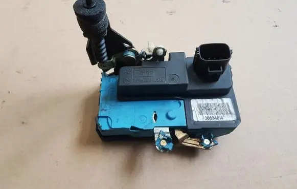 Volvo XC90 Front door lock