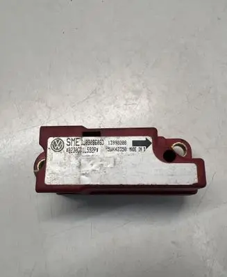 Volkswagen Golf IV Airbag deployment crash/impact sensor 1J0909606D 13990208 0230CD1L592P