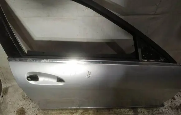 Mercedes-Benz C AMG W204 Front door glass trim molding 