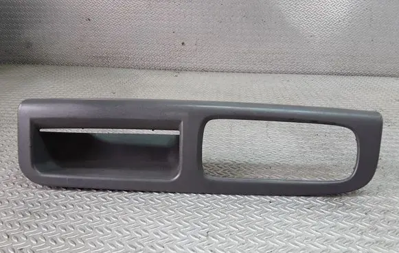 Volvo V50 Front door interior handle trim 8679474