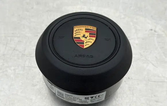 Porsche Panamera (971) Steering wheel 9J1880201F 0589P1000212