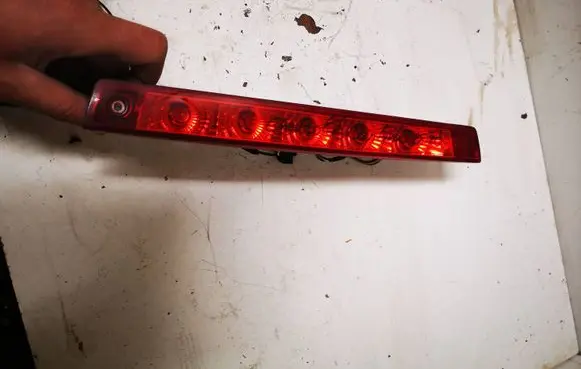 Chevrolet Captiva Third/center stoplight