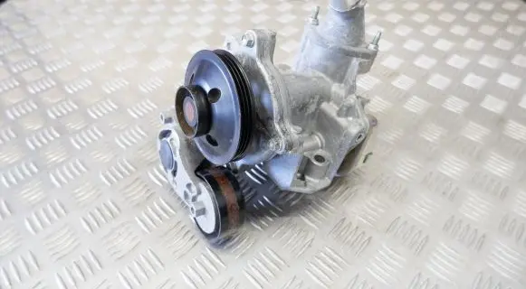 Toyota RAV 4 (XA40) Water pump 2241000432